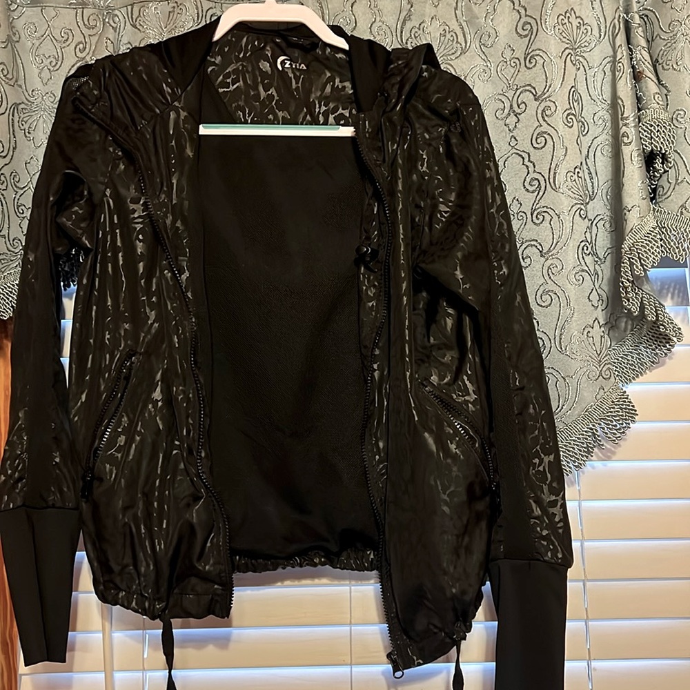 Zyia warm up jacket black leopard print